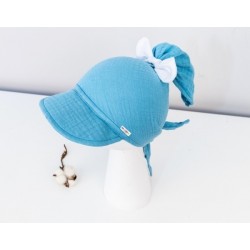 Baby Nellys Lehký mušelínový šátek s kšiltem na zavazování + mašle, modrý